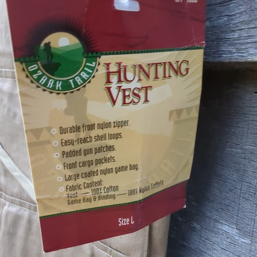 Men’s Hunting Vest Ozark Trail Size Large Lightweight Khaki Zip Up. New - Picture 3 of 13